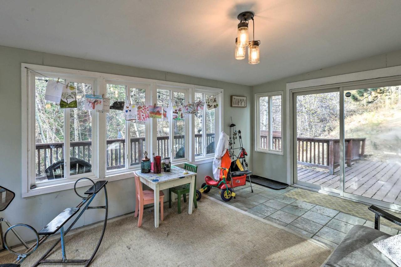 Stunning Golden Home With Deck About 35 Mi To Denver! Esterno foto