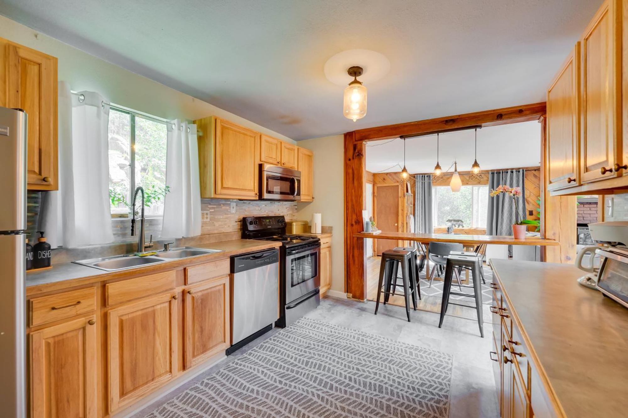 Stunning Golden Home With Deck About 35 Mi To Denver! Esterno foto