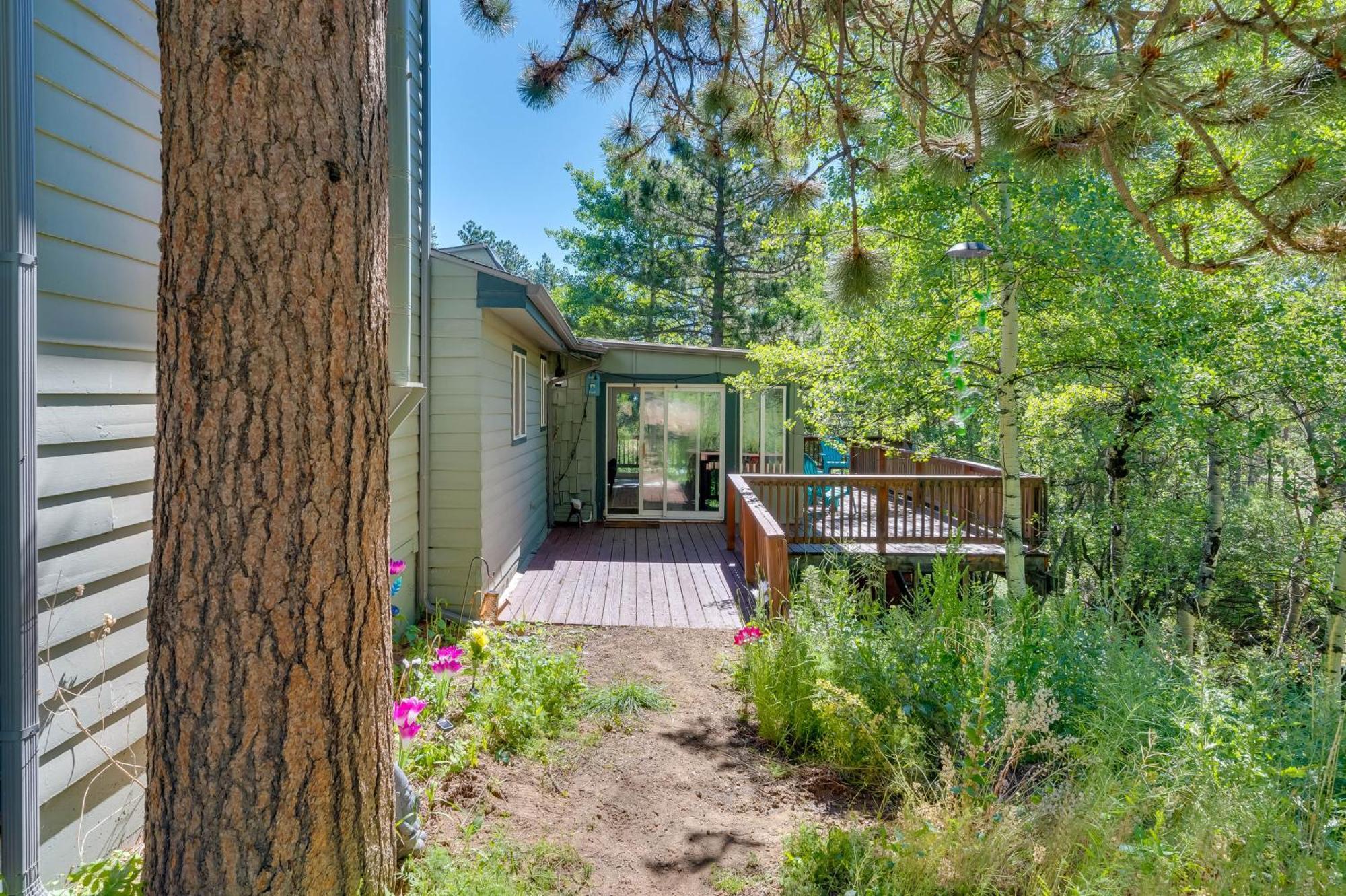 Stunning Golden Home With Deck About 35 Mi To Denver! Esterno foto