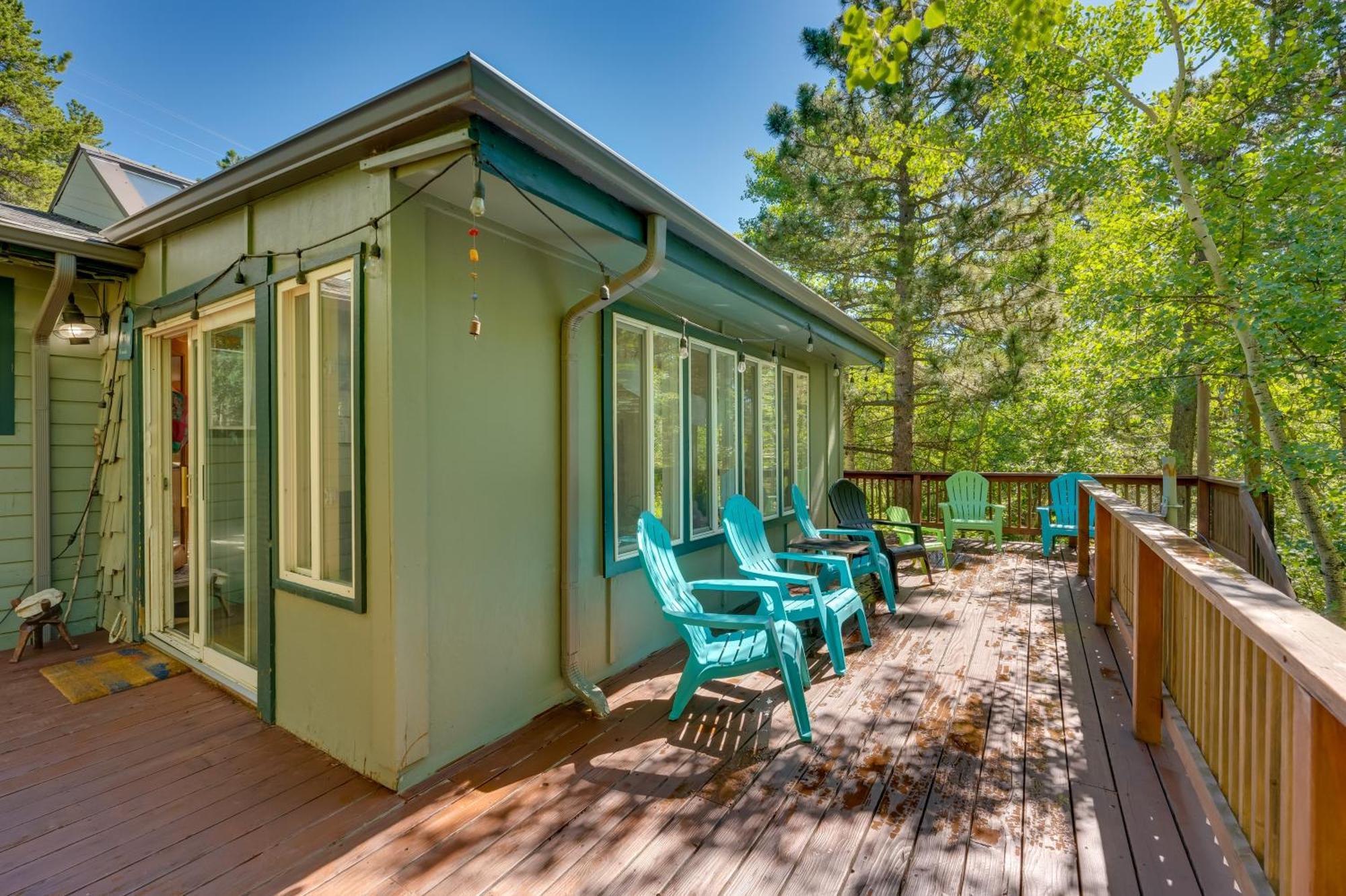 Stunning Golden Home With Deck About 35 Mi To Denver! Esterno foto